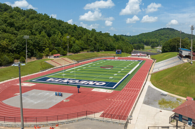 Oneonta Middle school has a top rated sports program.