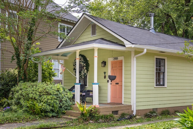 Single-level homes in the Elmwood Park neighborhood in Congaree Vista.