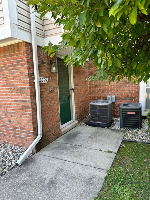 52099 Heatherstone Ave, Macomb, MI 48042