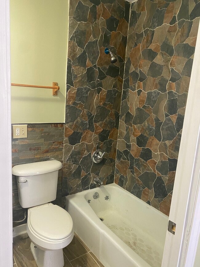 18 N Spring St unit 14 N Spring St Apt 1, Ansonia, CT 06401 - photo 3