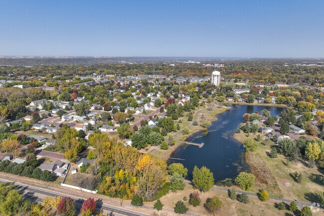 With a lake, parks and walking trails, Jaycee Park provides ample outdoor opportunities.