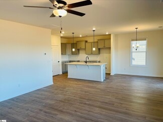 163 Hunter Ridge Dr, Boiling Springs, SC 29316