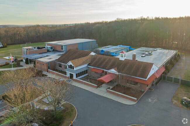 Join the community of learners at the St Rose of Lima School.