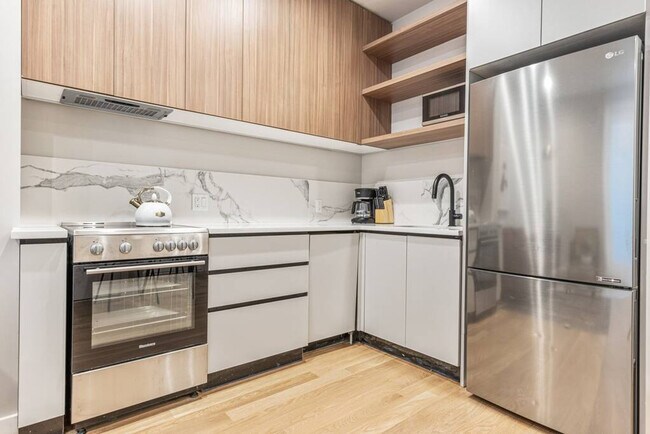 583 Lorimer St unit ID1013673P, Brooklyn, NY 11211 - photo 6