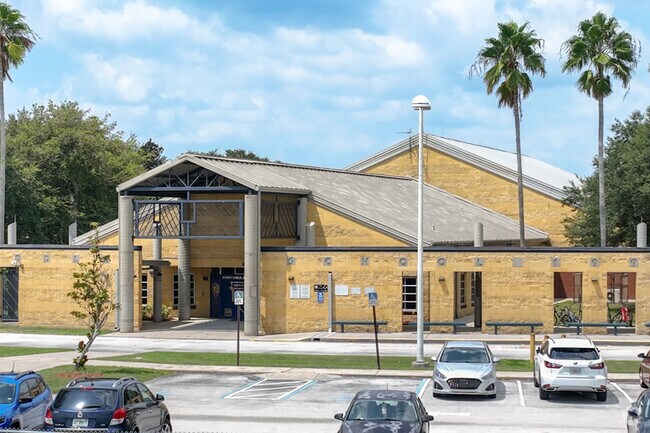 Horizon Middle School is a public school located in Kissimmee, FL.