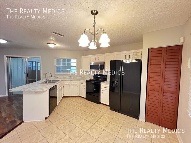 203 Fernwood St, Leesburg, FL 34748 - photo 6