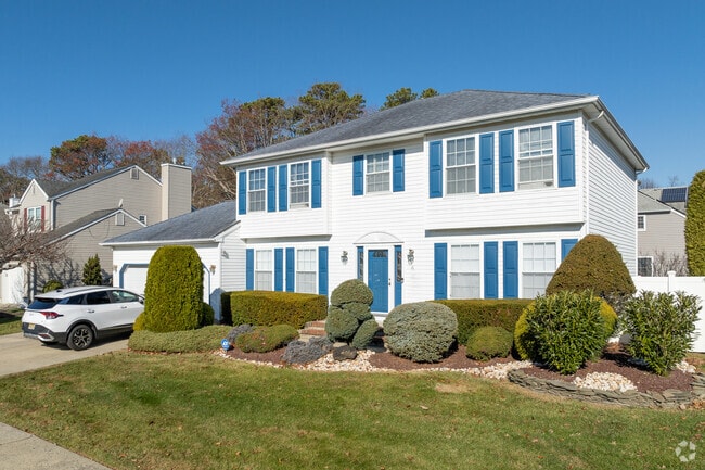Center Hall Colonials are a popular home choice in the Salem Hill area.