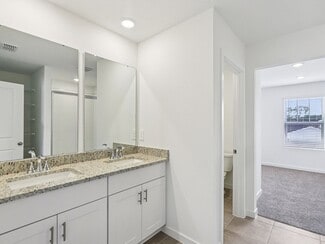 8 Wandering Creek Way, Palm Coast, FL 32164