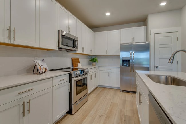 2710 Fordham St, Columbia, TN 38401 - photo 5