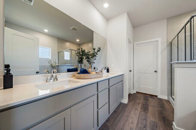 11602 Youngquist Dr, Mont Belvieu, TX 77535 - photo 6