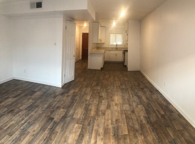 727 E Tujunga Ave, Burbank, CA 91501 - photo 2