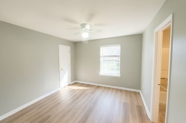 2182 Timberwood Cir S, Tallahassee, FL 32304 - photo 3