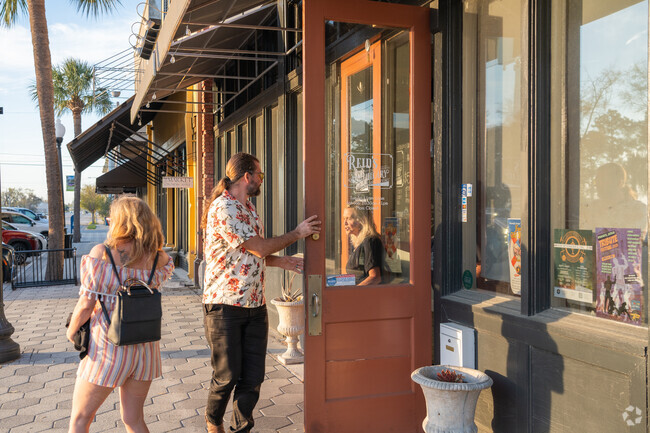 Reids in downtown Brunswick serves New Town residents some of the best food in town.