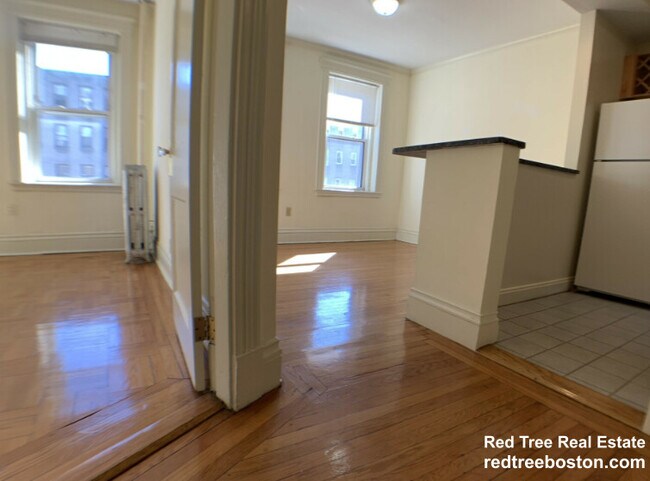 35 Queensberry St unit 6, Boston, MA 02215 - photo 2