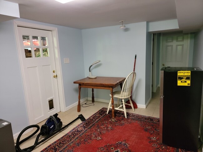 2758 W George Mason Rd unit 1, Falls Church, VA 22042 - photo 2