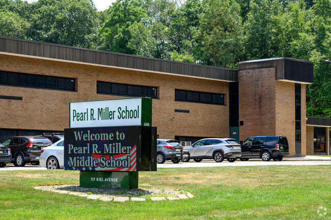 Kinnelon students in grades 6-8 can attend the highly rated Pearl R. Miller Middle School.