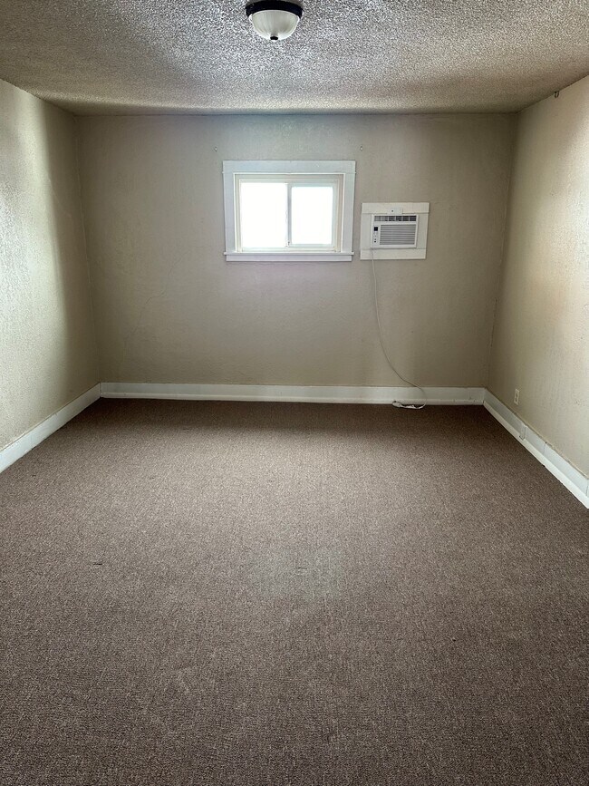 Sands Motel, Walsenburg, CO 81089 - photo 7