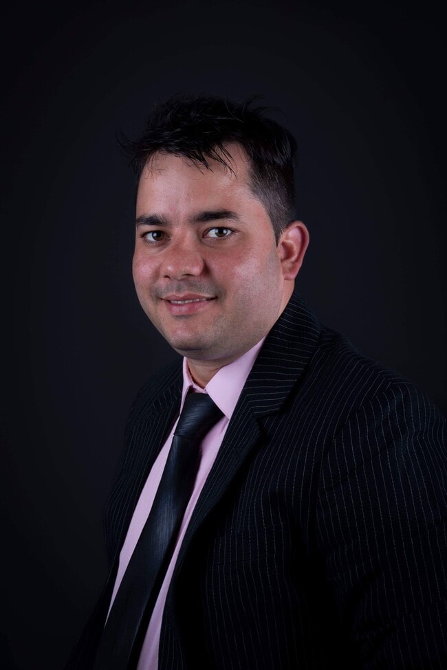 Agent Photo