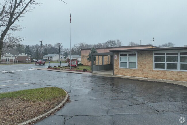 Central Elementary School has a C+ rating on Niche.