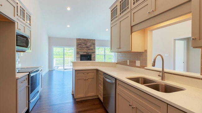 168 Sussex Dr unit 36486419, State College, PA 16801 - photo 7