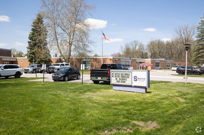 he student population of Swanton Elementary School is 448 and the school serves grades K-4.