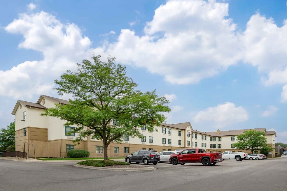 Furnished Studio-Chicago - Naperville - West