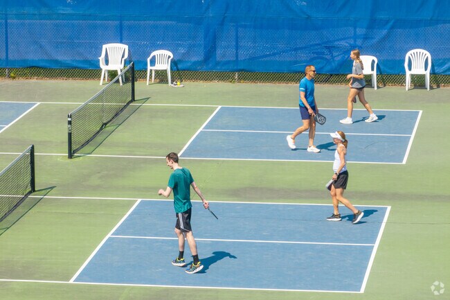 Veterans Park in Slabtown boasts new pickleball and tennis courts.