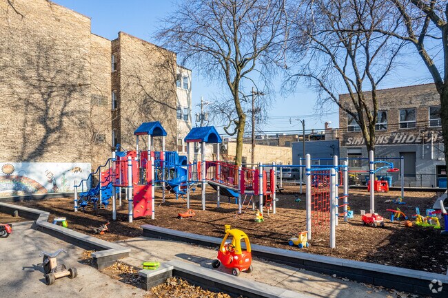 Andersonville Park has a great playground for kids to enjoy.