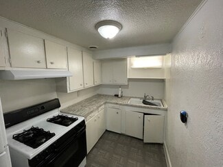 1304 E North St, Bradley, IL 60915