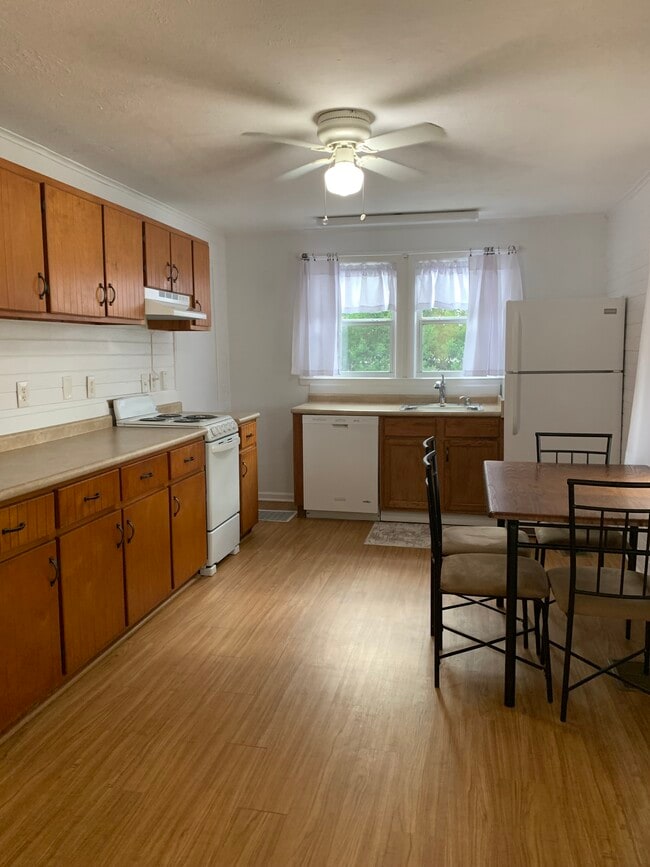 118 E Lakeshore Dr unit B, Panama City Beach, FL 32413 - photo 3