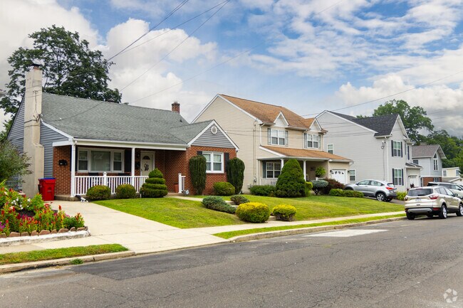 One and two level single family homes sit beside each other on Rockledge's quiet suburban streets.