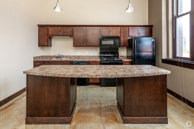 1BR, 1BA - 740 SF - Kitchen