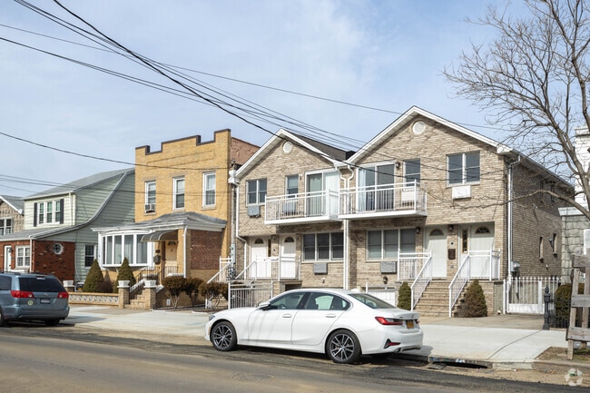 The Maspeth's neighborhood east side is more residential and commercial.