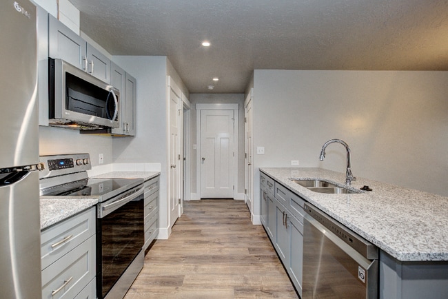 605 E Elgin St, Caldwell, ID 83605 - photo 4