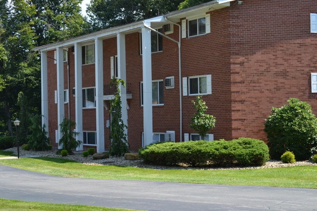 Arlington Arms, Niles, OH 44446 - photo 2