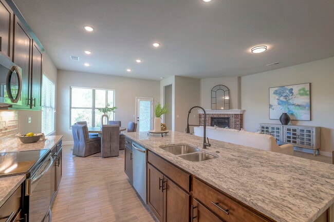 8408 Greentree Dr, Lenexa, KS 66227 - photo 4