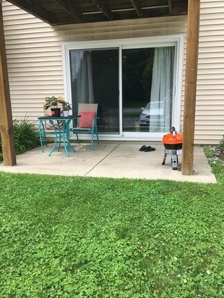 952 Bloomfield Village Blvd, Auburn Hills, MI 48326