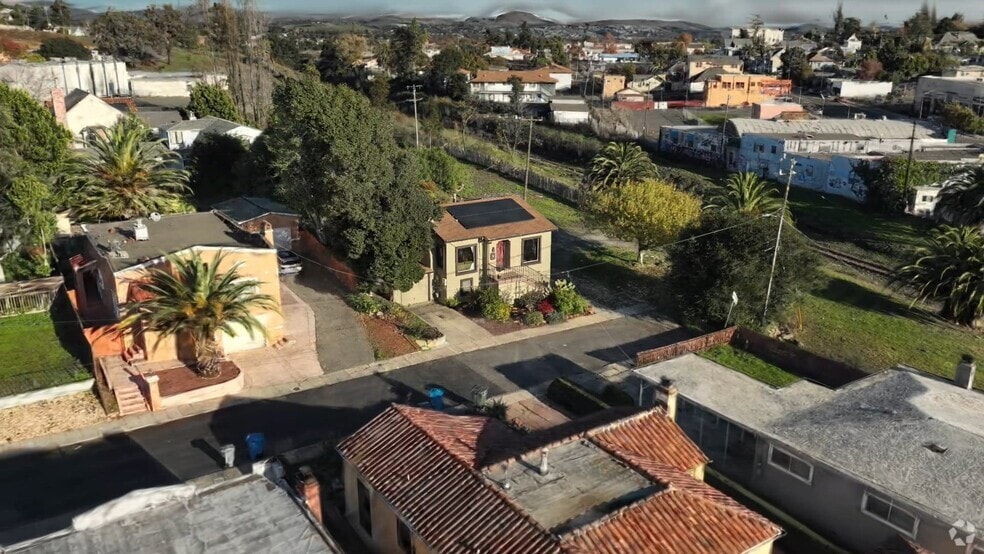 8 Santa Paula Way, Vallejo, CA 94590 - photo 2