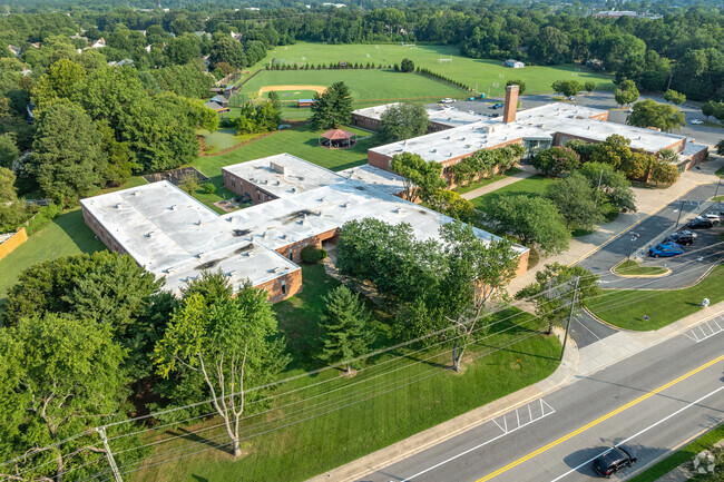 Easton Middle School in Easton helps prepare students well.