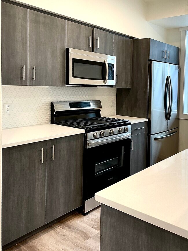 2511 N Hamilton St, Spokane, WA 99207 - photo 2