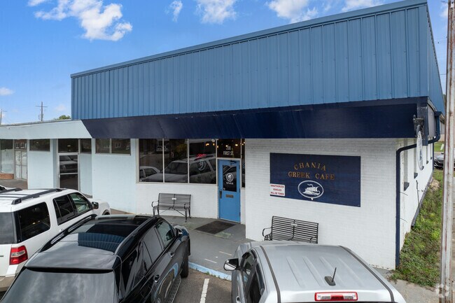 Mot-Carterville residents love Chania Greek Cafe for its authentic Mediterranean flavors nearby.