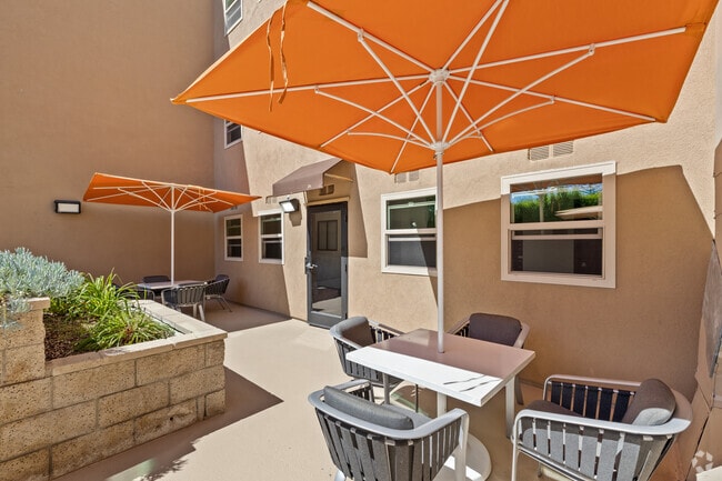 Burbank Gardens Apartments, Sherman Oaks, CA 91411 - photo 6