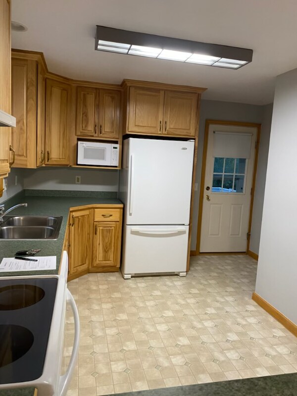 174 Lakewood Dr, Avon Lake, OH 44012 - photo 7