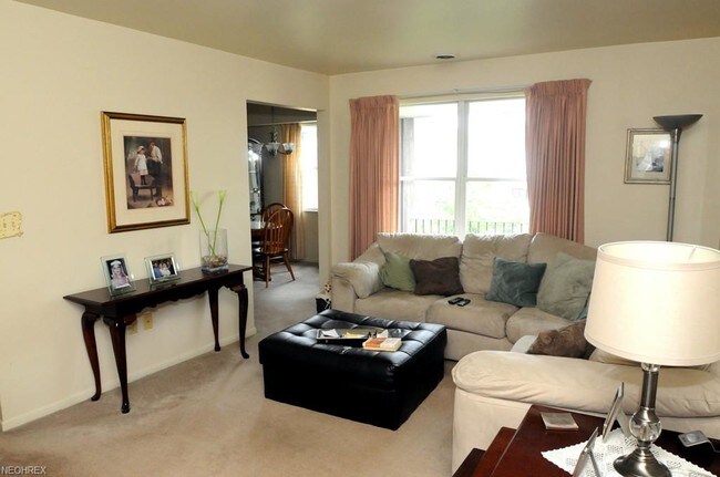 1527 Foster Ave unit 9, Cambridge, OH 43725 - photo 5