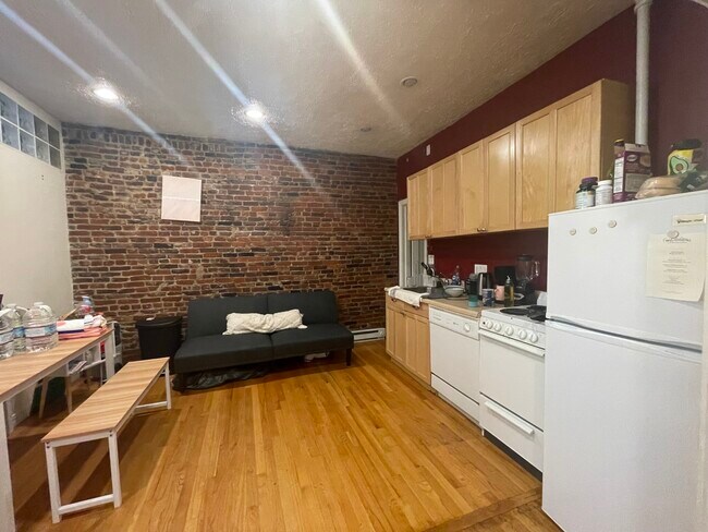 187 Winthrop Rd unit 37, Brookline, MA 02445 - photo 7