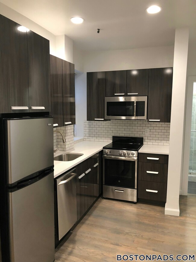 11 Peterborough St Unit 1, Boston, MA 02215