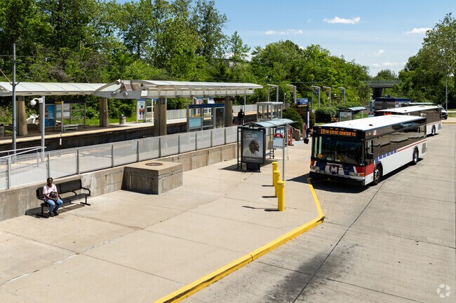 Pagedale residents can access the greater St Louis area with the Metro Bus.