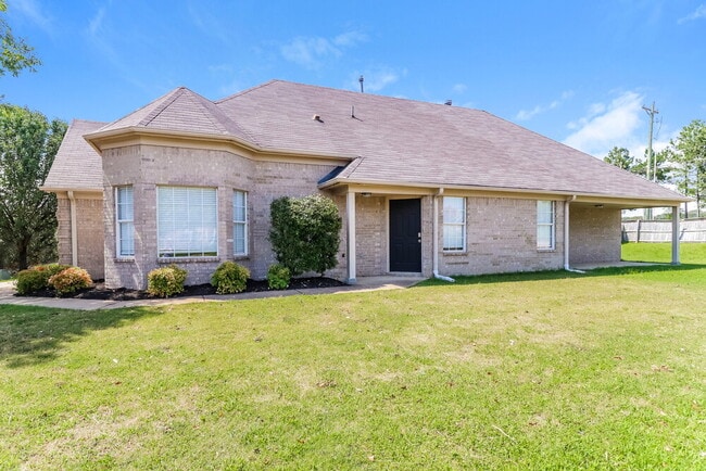 7896 Allen Ridge Ln, Olive Branch, MS 38654 - photo 3