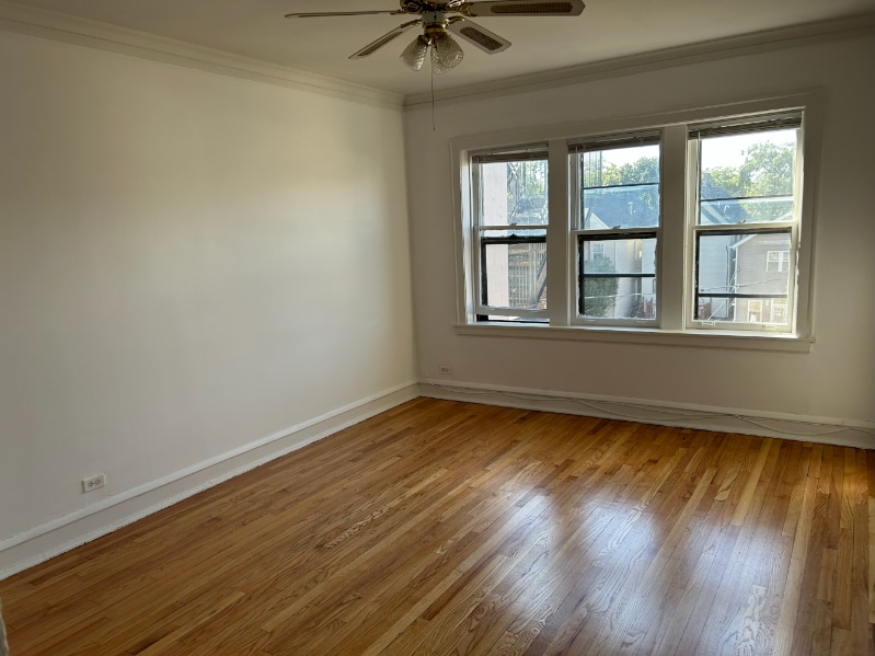 1942 N Whipple St unit 3R, Chicago, IL 60647 - photo 1