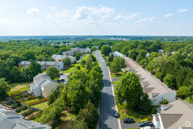 Townhouses line Lee's Hill streets in this master-planned community.